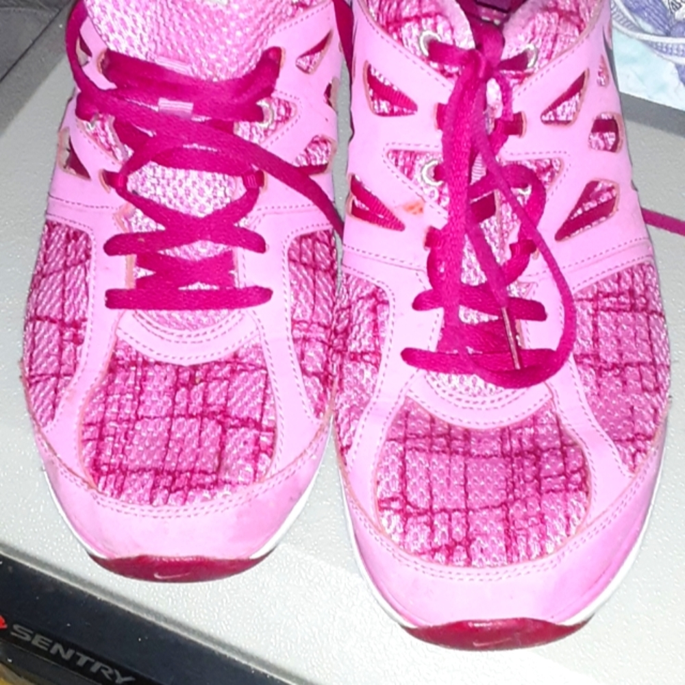 NIKE SHOES